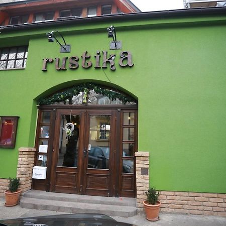 Rustika Sobe Acomodação com café da manhã Osijek Exterior foto
