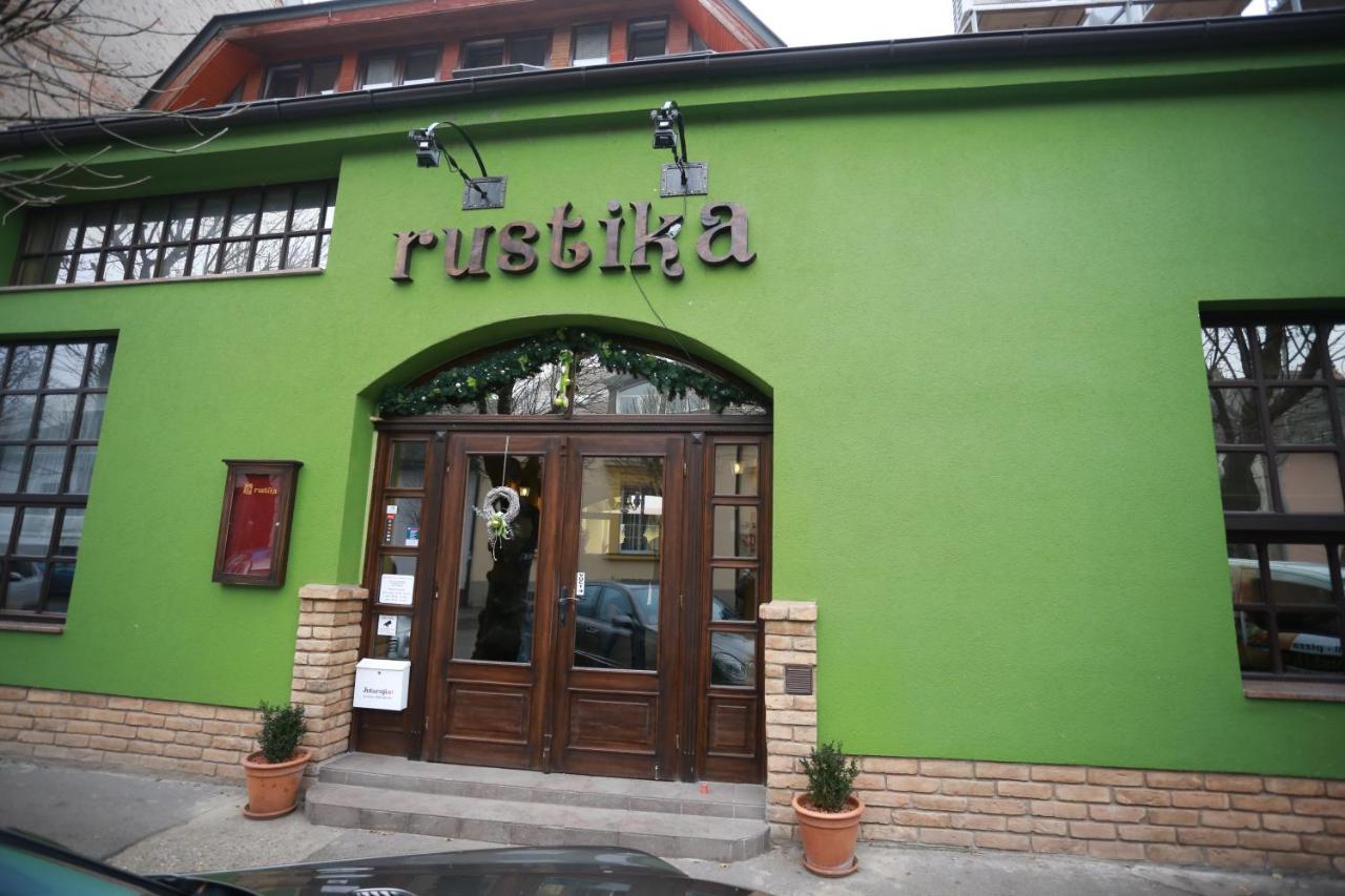 Rustika Sobe Acomodação com café da manhã Osijek Exterior foto